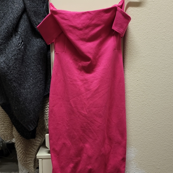 Pink pencil off shoulder dress - Picture 2 of 4